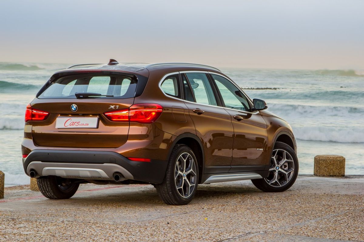 BMW X1 xDrive20d (2016) Review - Cars.co.za